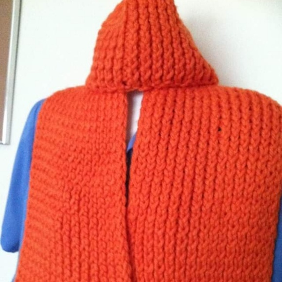 hand knitted Accessories - Chunky heavy, warm, cozyhat and scarf with fringes